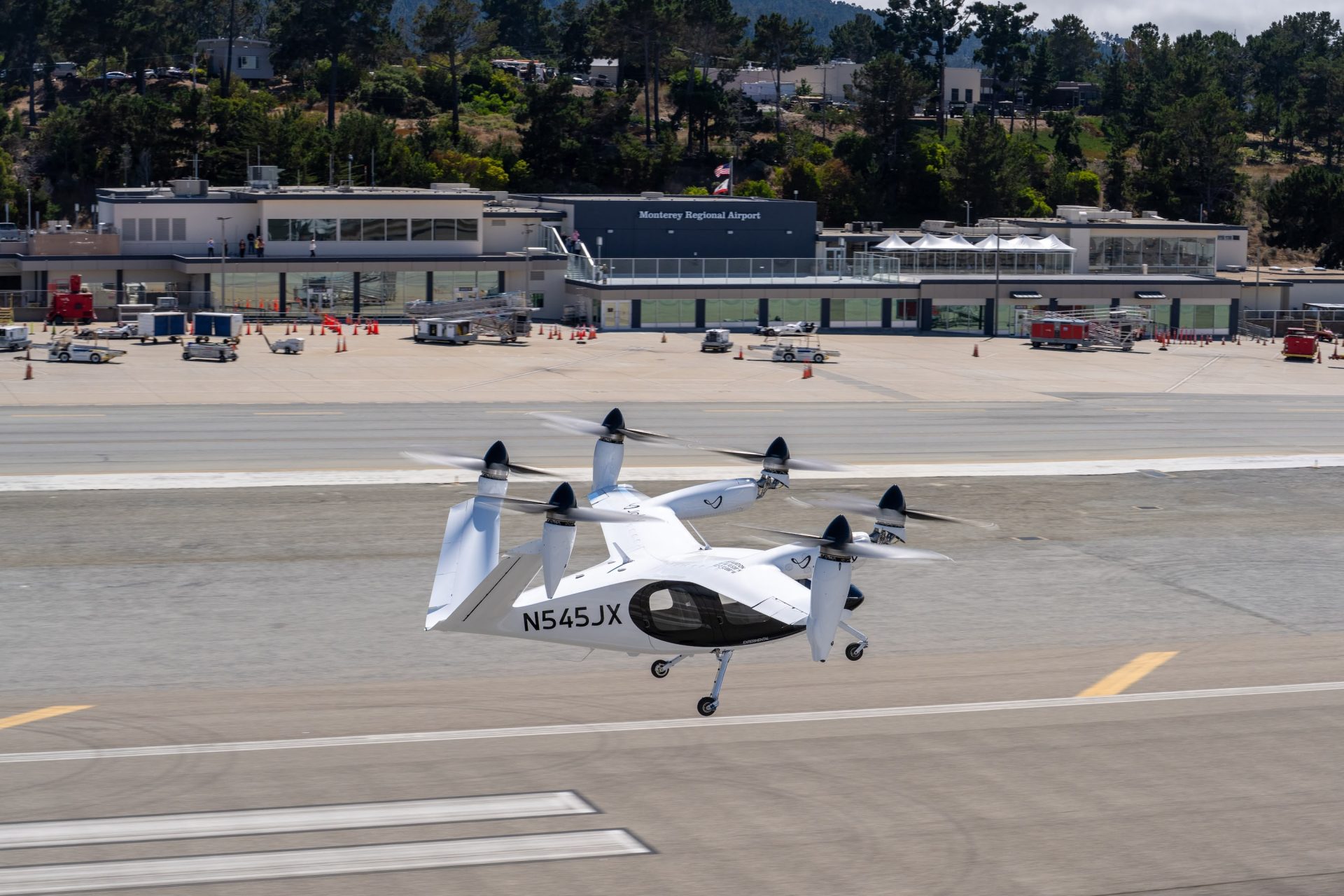Joby’s aircraft arrives from Marina airport into Monterey airport, where it completed its first piloted flight between two public airports. Credit: Joby Aviation