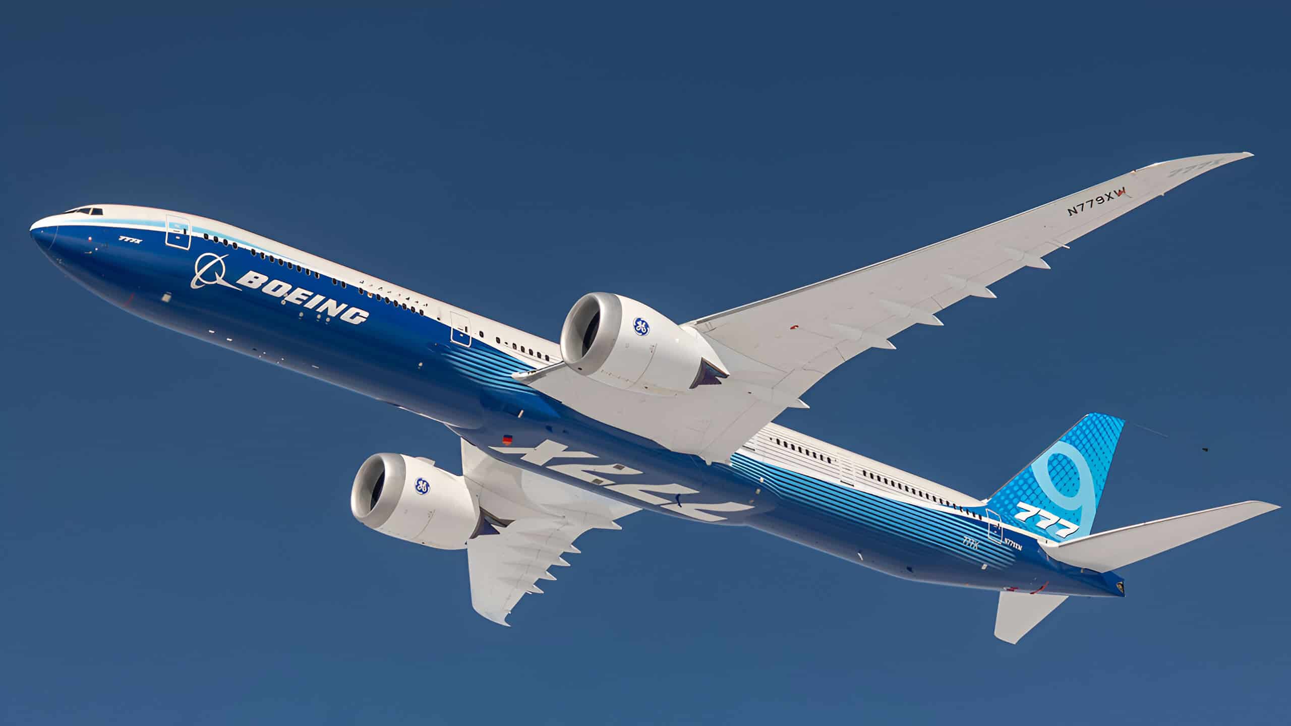 Boeing 777X in-flight