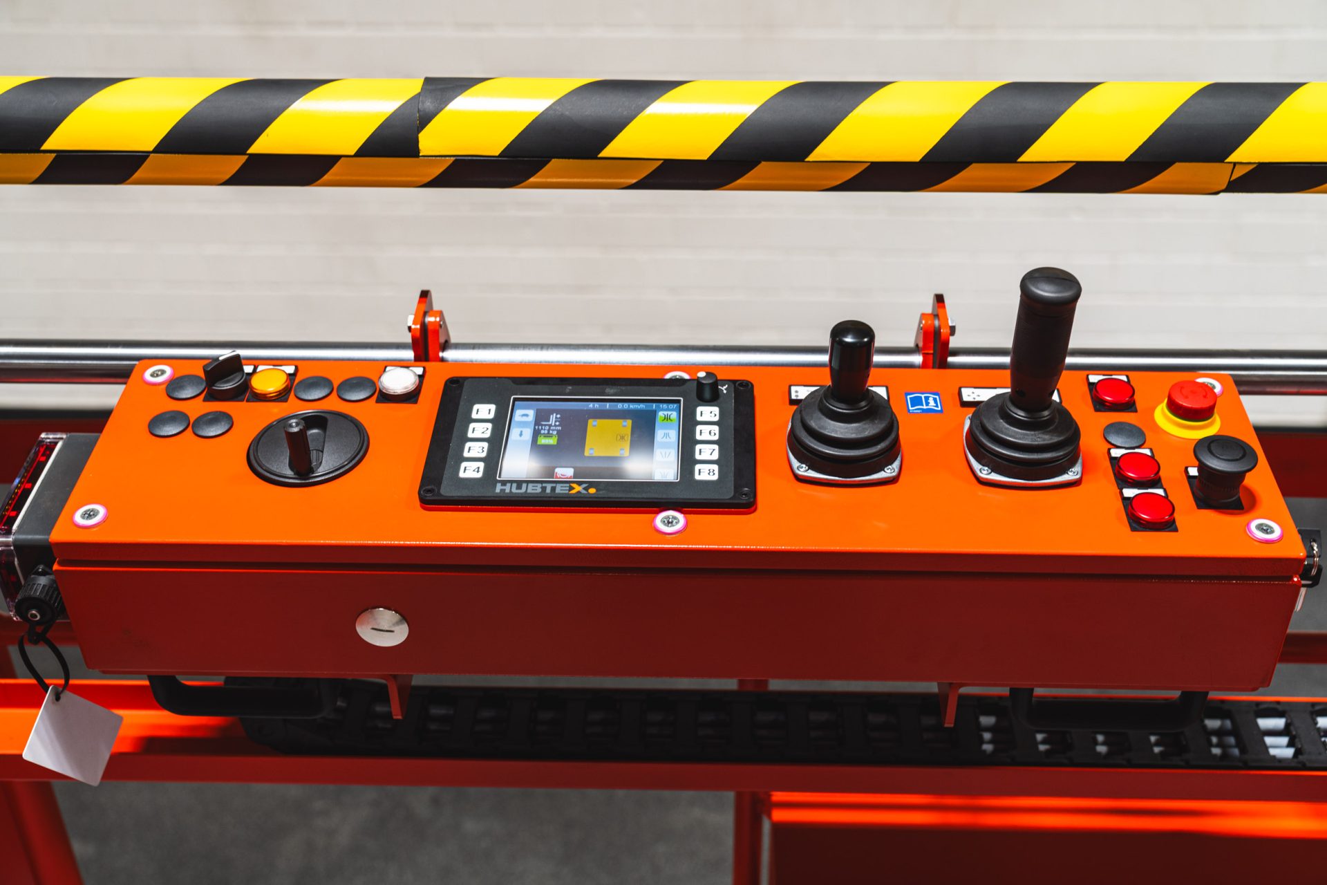 It is essential for operators that platforms are easy to handle, while also ensuring reliable access and fall protection.