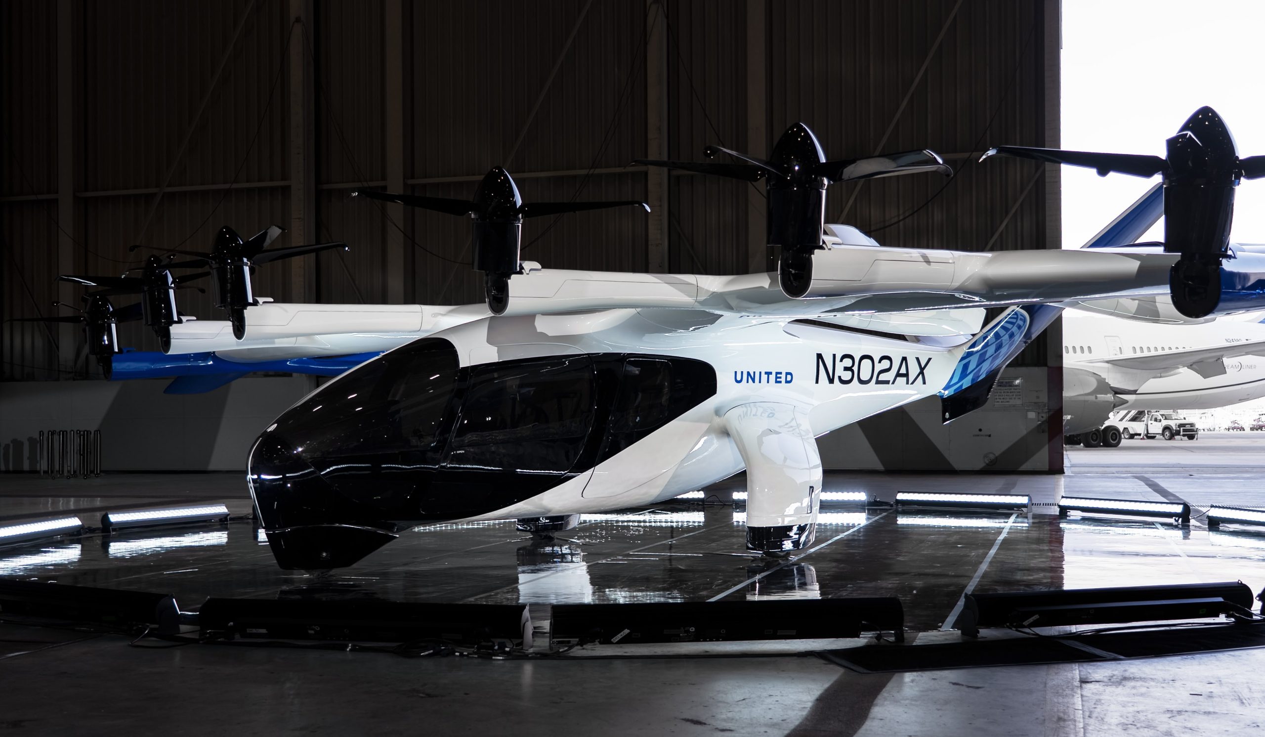 Archer’s Midnight aircraft at San Francisco International Airport