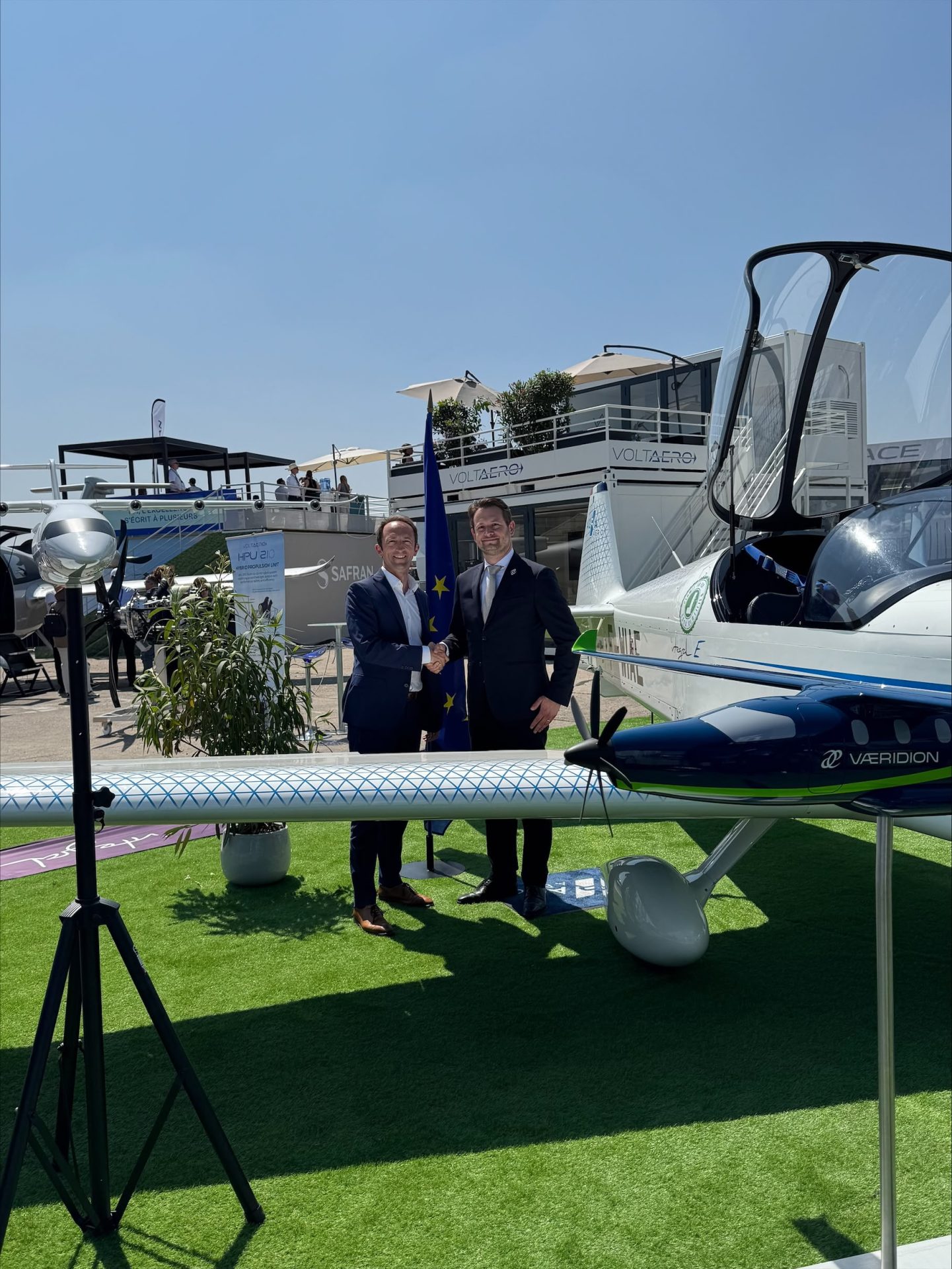Jérémy Caussade, President and Co-founder of AURA AERO, and Ivor van Dartel, President and Co-founder of VÆRIDION
