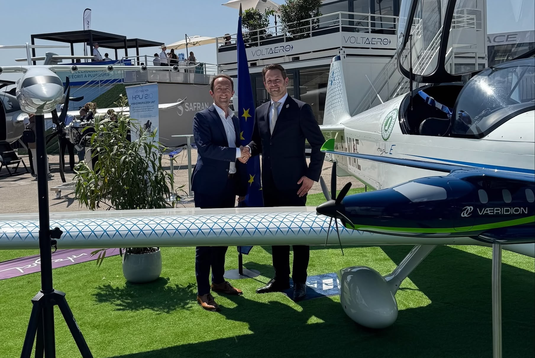 Jérémy Caussade, President and Co-founder of AURA AERO, and Ivor van Dartel, President and Co-founder of VÆRIDION