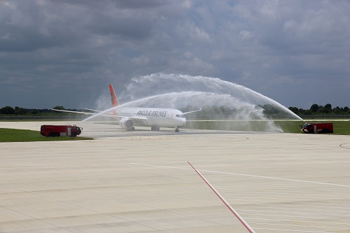 TAAG receives first of four 787 Dreamliner airplanes. Photo credit © Boeing